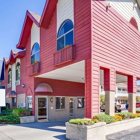 Super 8 Beachfront By Wyndham Mackinaw City, Mi المظهر الخارجي الصورة