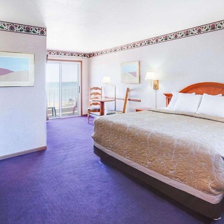 Super 8 Beachfront By Wyndham Mackinaw City, Mi المظهر الخارجي الصورة