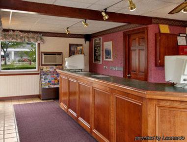 Super 8 Beachfront By Wyndham Mackinaw City, Mi المظهر الداخلي الصورة