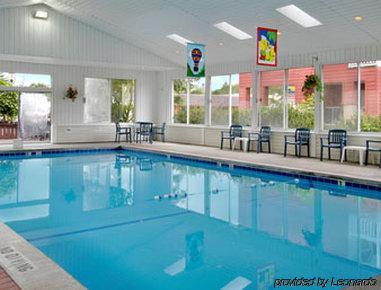 Super 8 Beachfront By Wyndham Mackinaw City, Mi المرافق الصورة