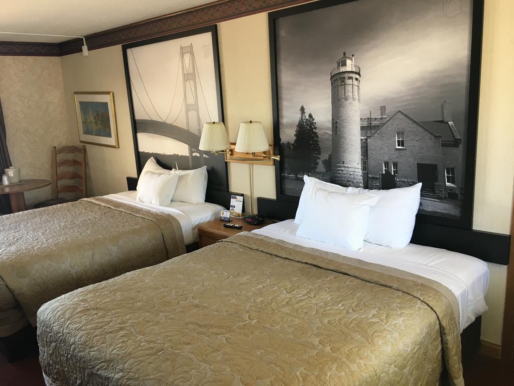 Super 8 Beachfront By Wyndham Mackinaw City, Mi المظهر الخارجي الصورة